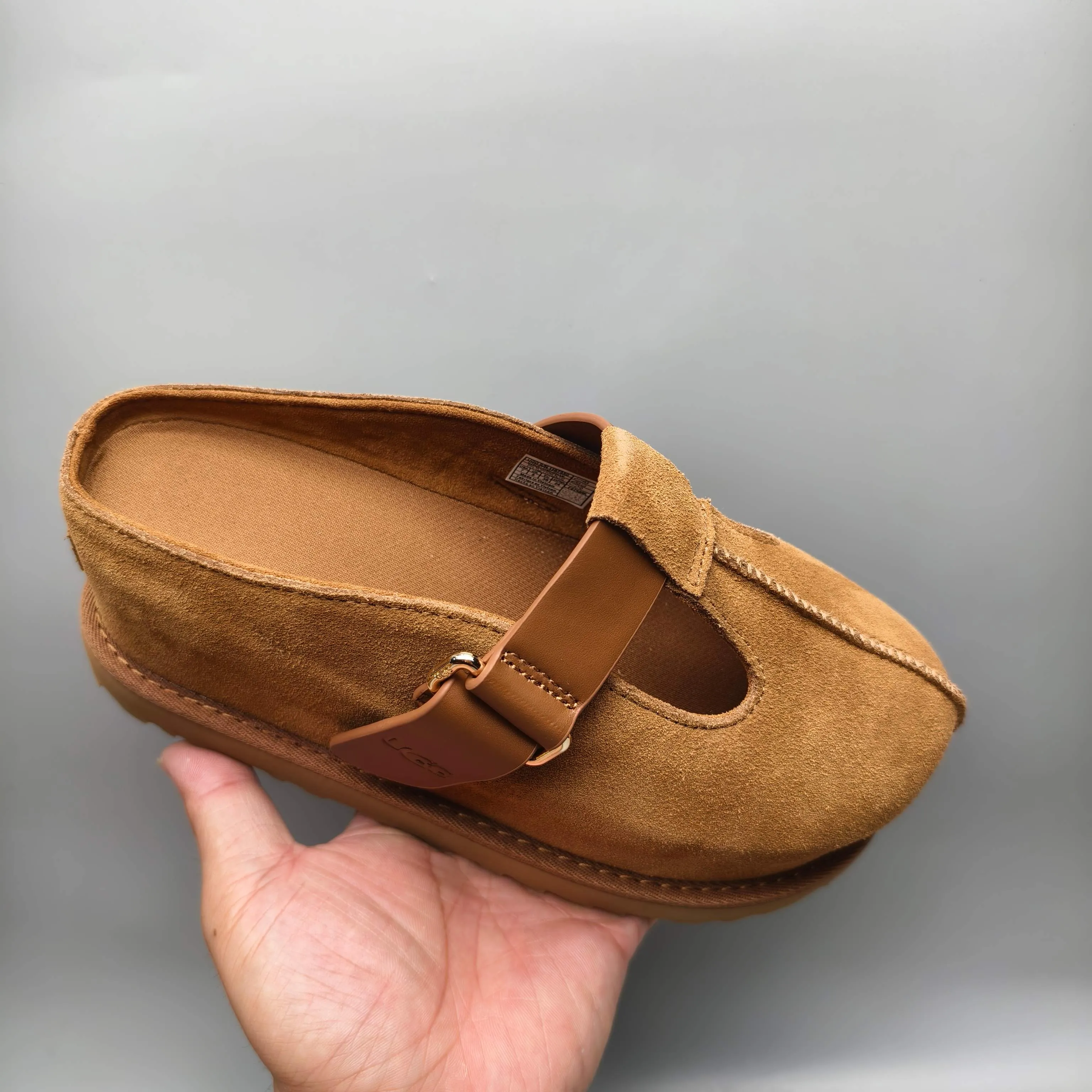 💰500 UGG sheepskin all-in-one snow boots 7550 spring and summer thick-soled casual style color: maroon sand black leather code number: 35-41?